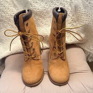 Timberland Women's Wheat Nubuck Lace-Up Boots with Brown Collar